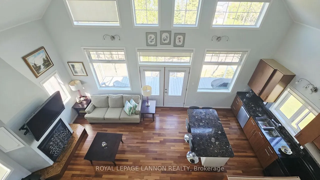 706 East Green Bay Road — photo 3