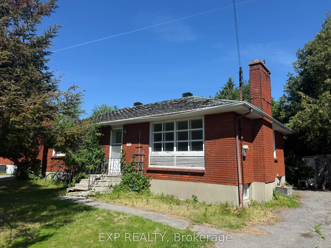 135 OAKRIDGE Boulevard