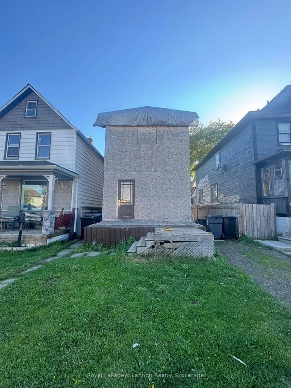 525 McIntosh Street