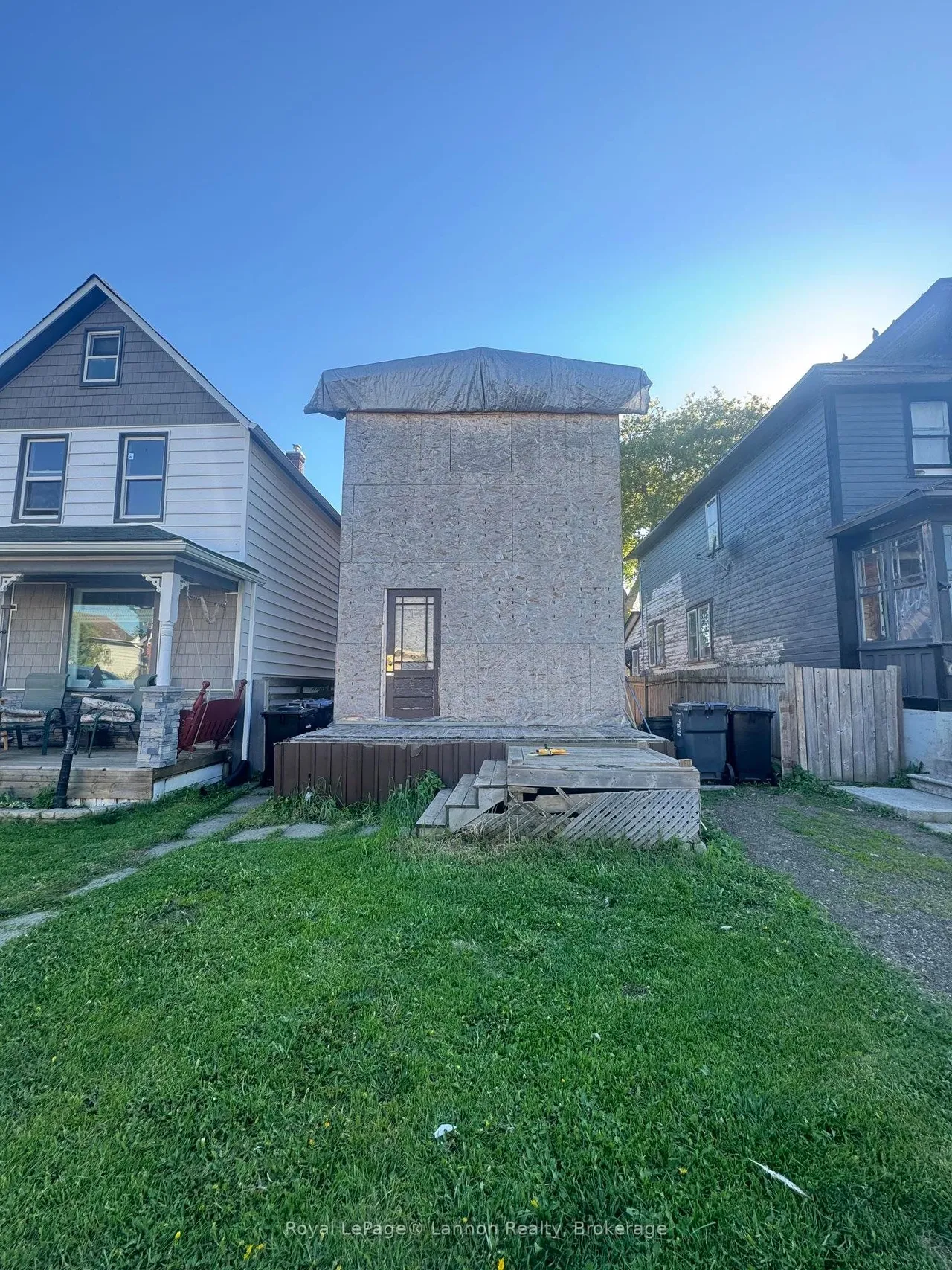 525 McIntosh Street