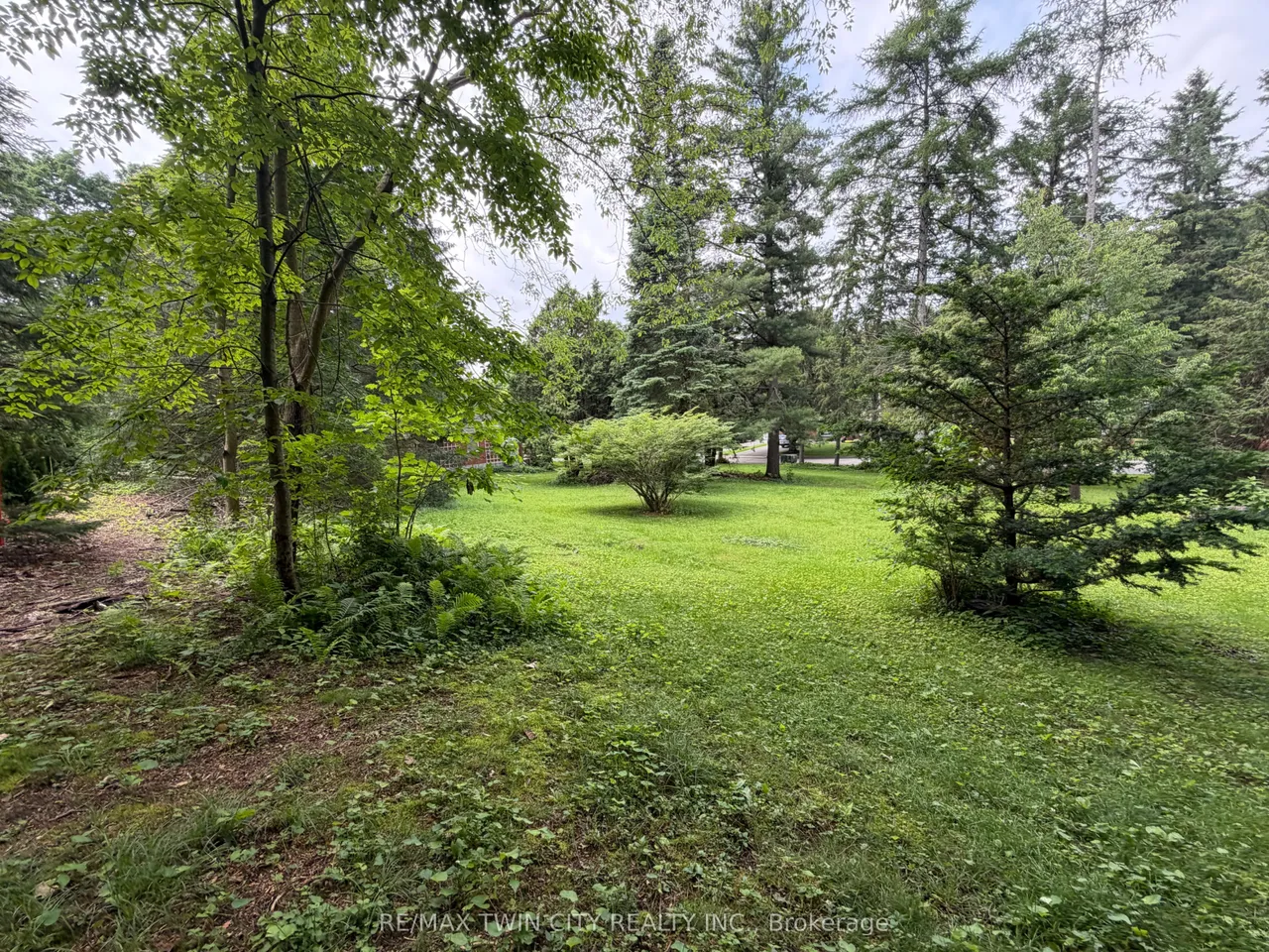 152 McCall Crescent — photo 12