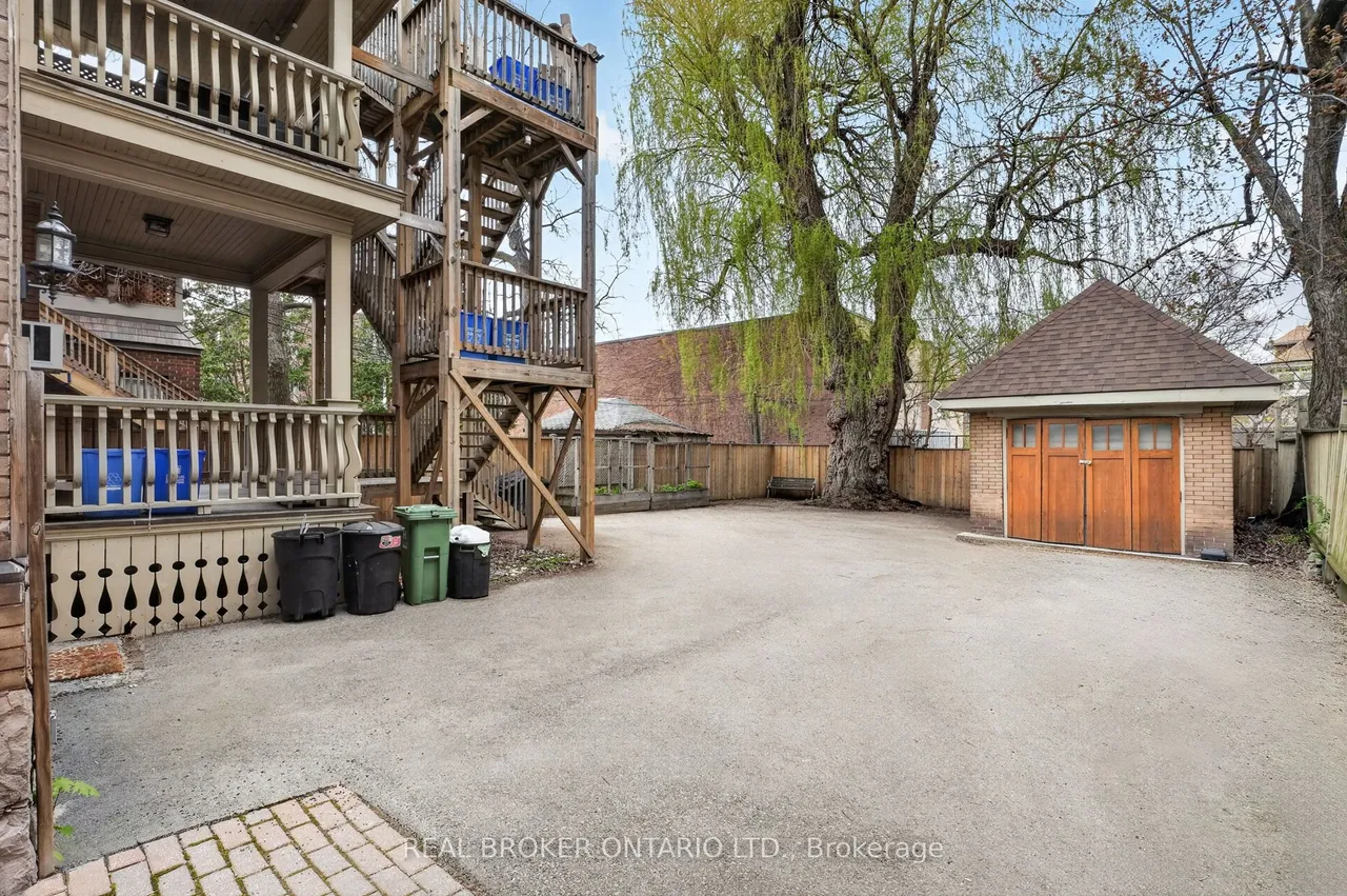 137 Sherman Avenue S