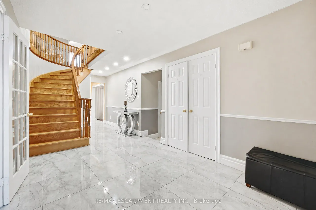 15 Talia Court — photo 3