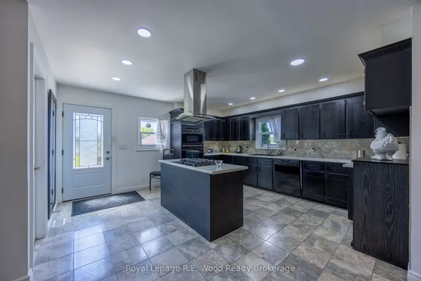 82 Gilbert Road — photo 2