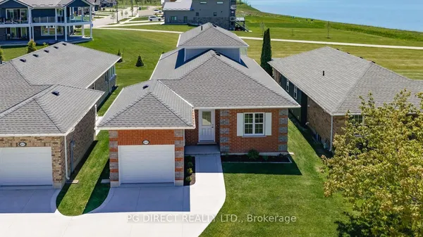 241 Bethune Crescent — photo 2
