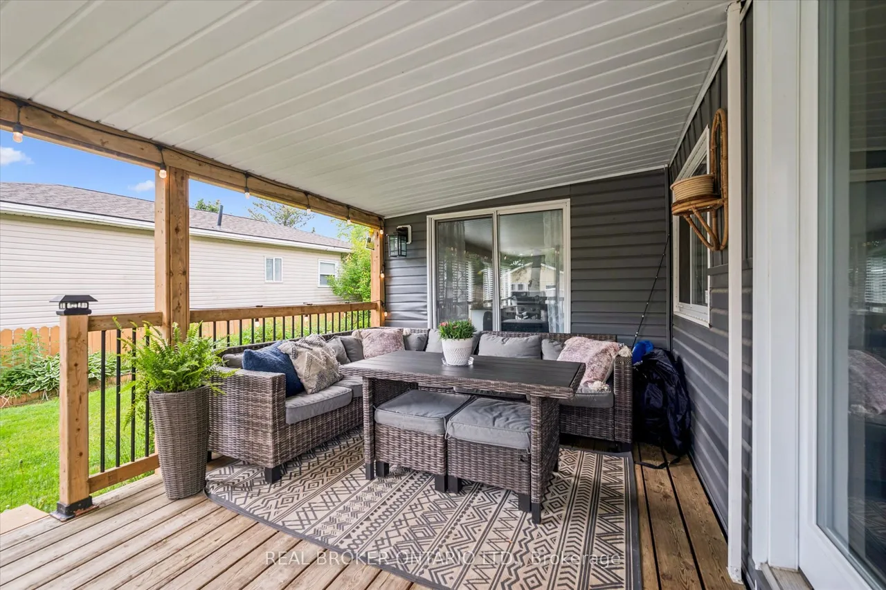 165 Cedar Crescent