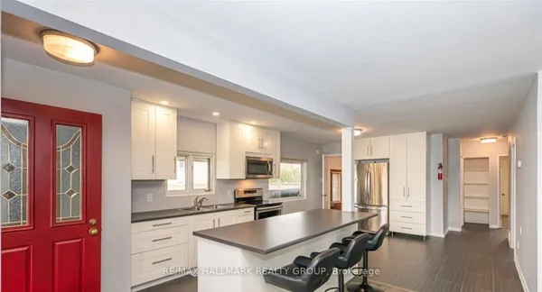 1387 Sault Street — photo 2
