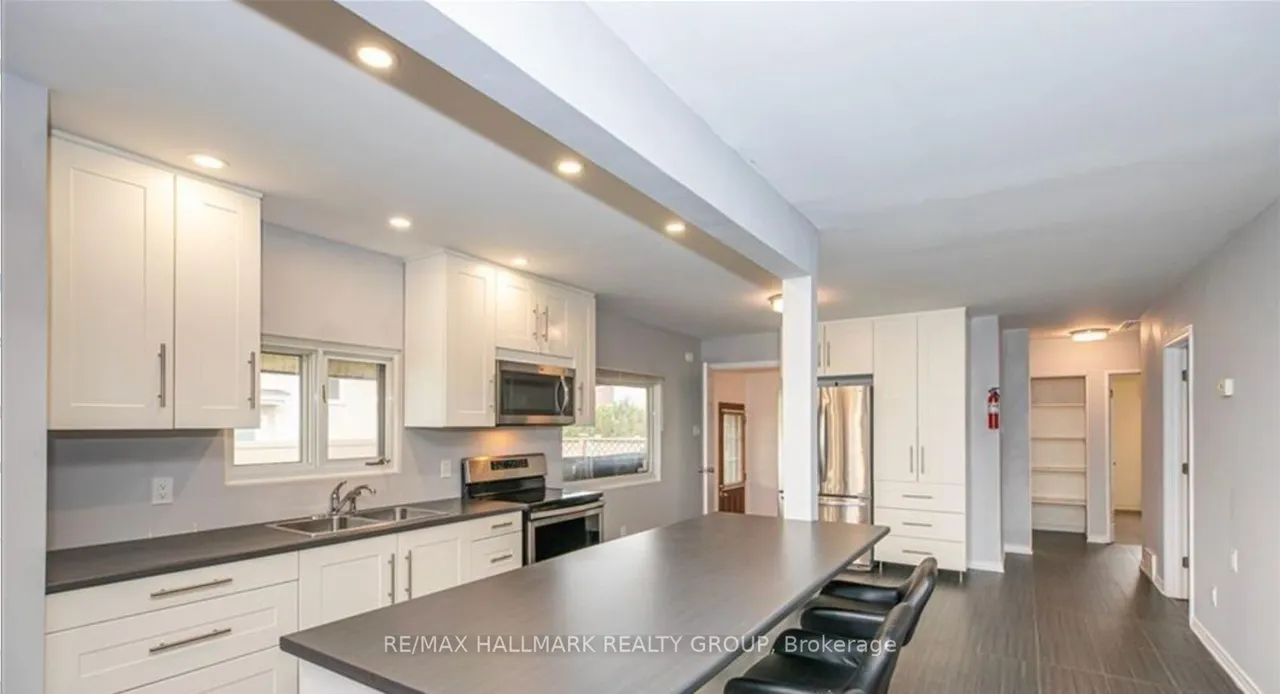 1387 Sault Street — photo 3