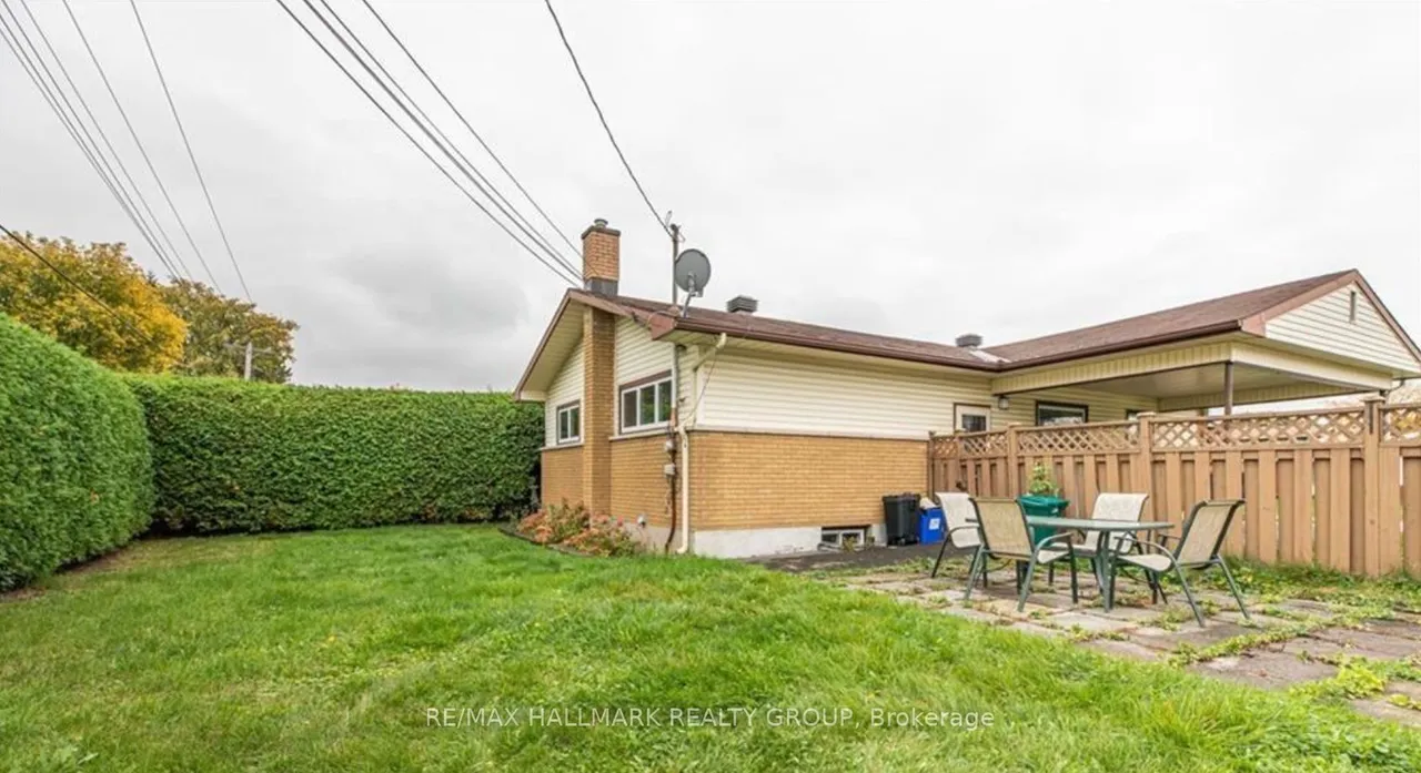 1387 Sault Street — photo 18