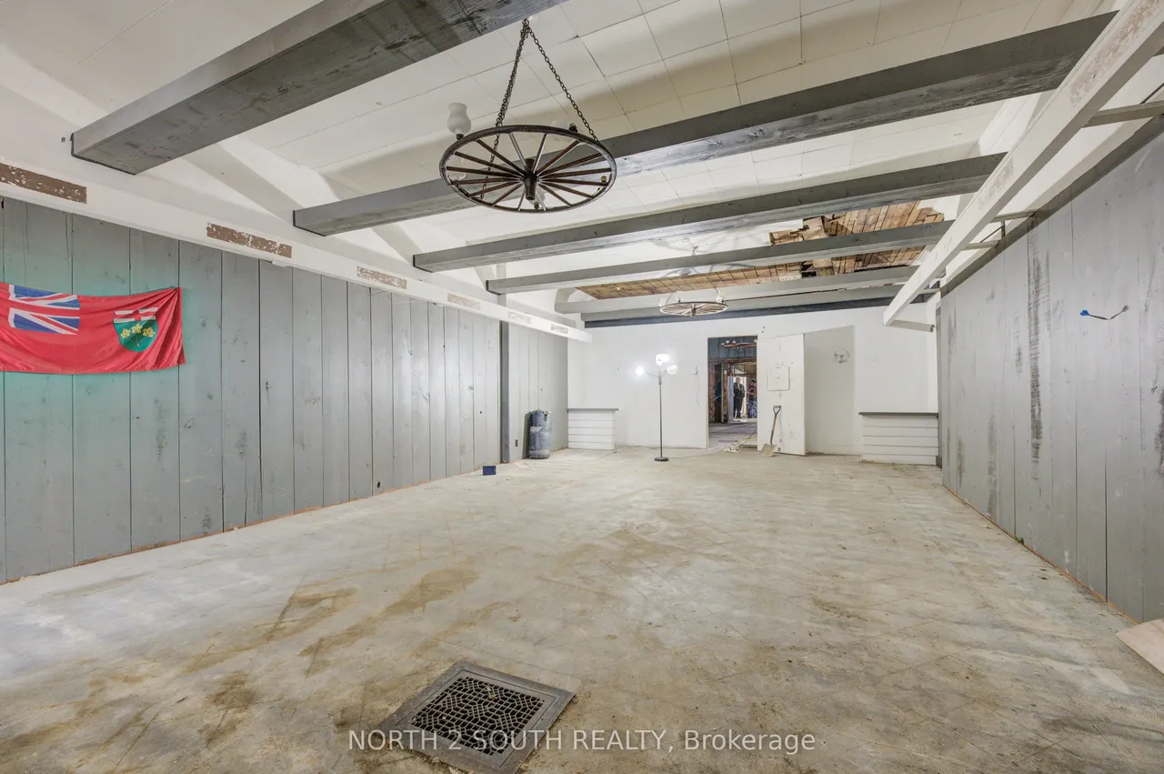 36 Norfolk Street S — photo 3
