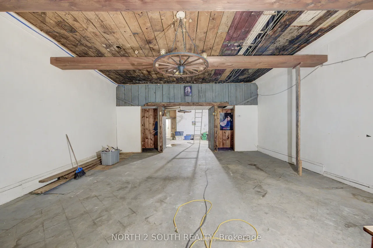 36 Norfolk Street S — photo 3