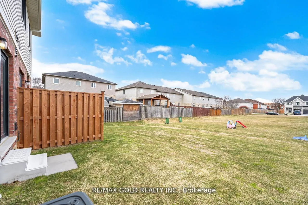 30 Mia Drive — photo 24