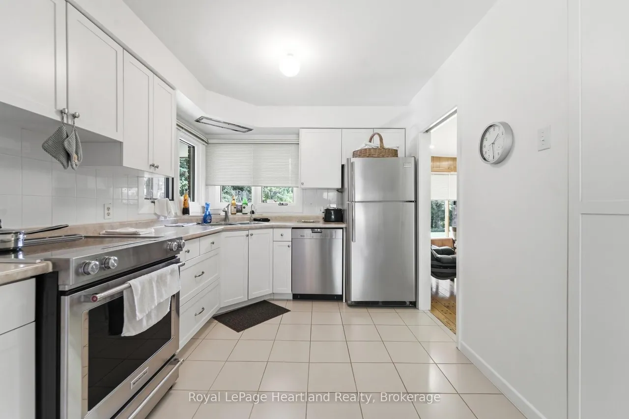 81833 London Road — photo 3