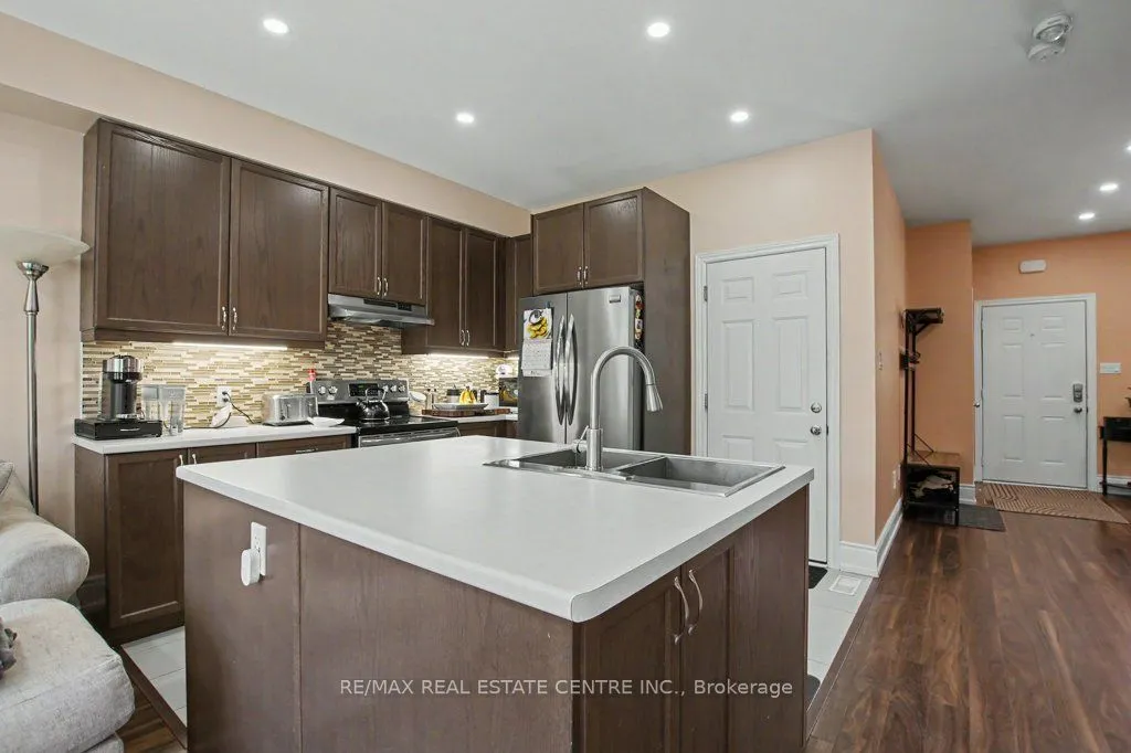131 Samuel Drive — photo 3