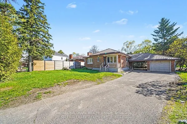1299 Evans Boulevard — photo 2