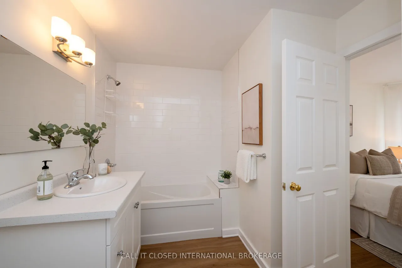 374 Edith Cavell Boulevard — photo 2