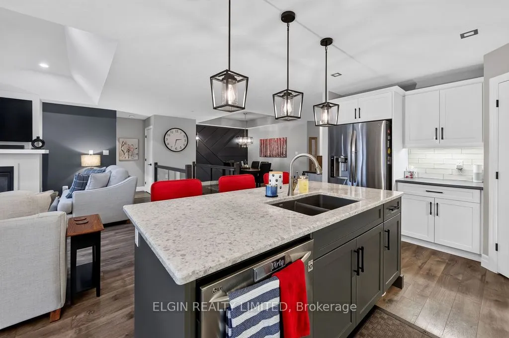 40 Glengariff Drive — photo 2