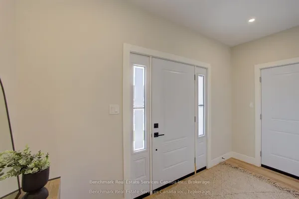 1182 Queen Street — photo 2