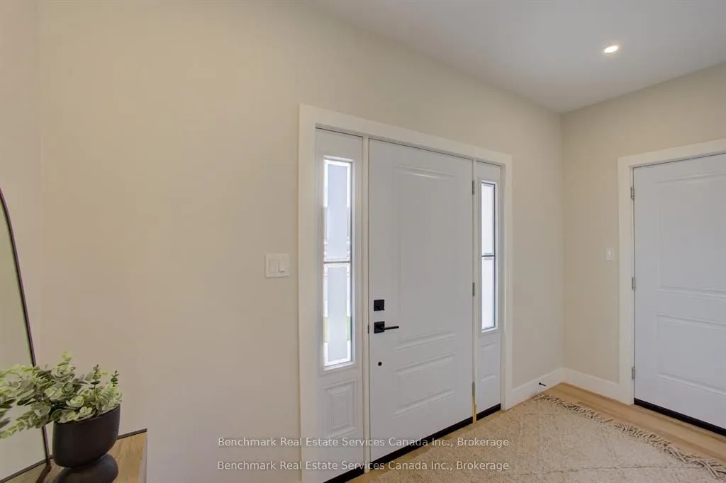 1182 Queen Street — photo 2