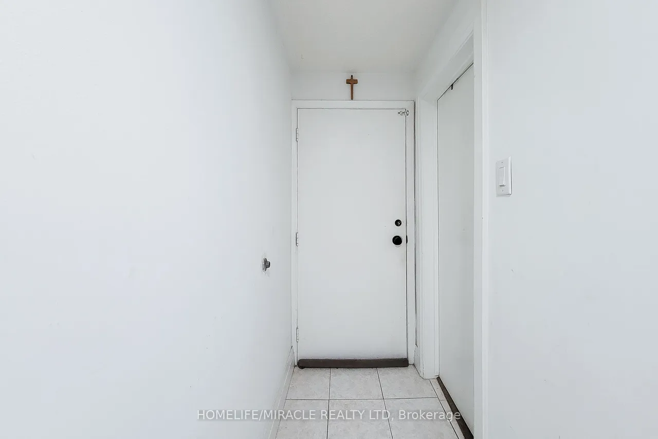 12 Maitland Avenue E — photo 26