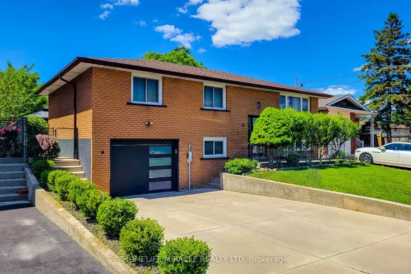 12 Maitland Avenue E — photo 2
