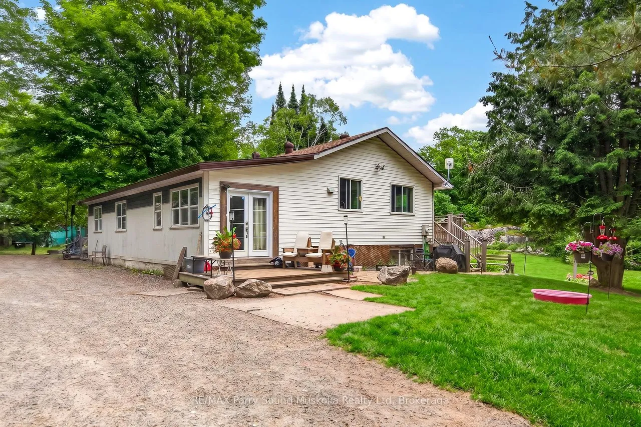 15 Toronto Lake Road