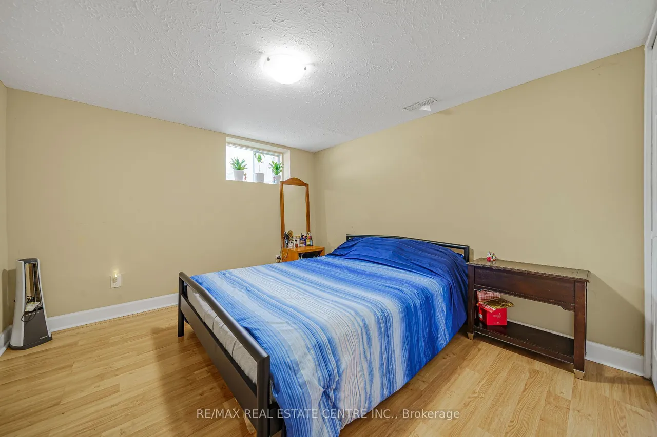 659 Upper Wellington Street E — photo 30