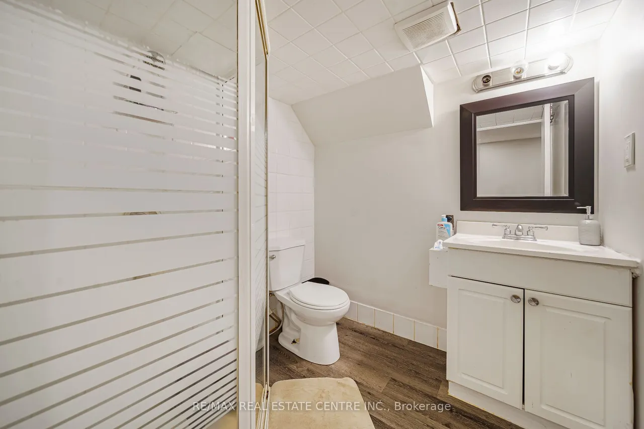 659 Upper Wellington Street E — photo 31