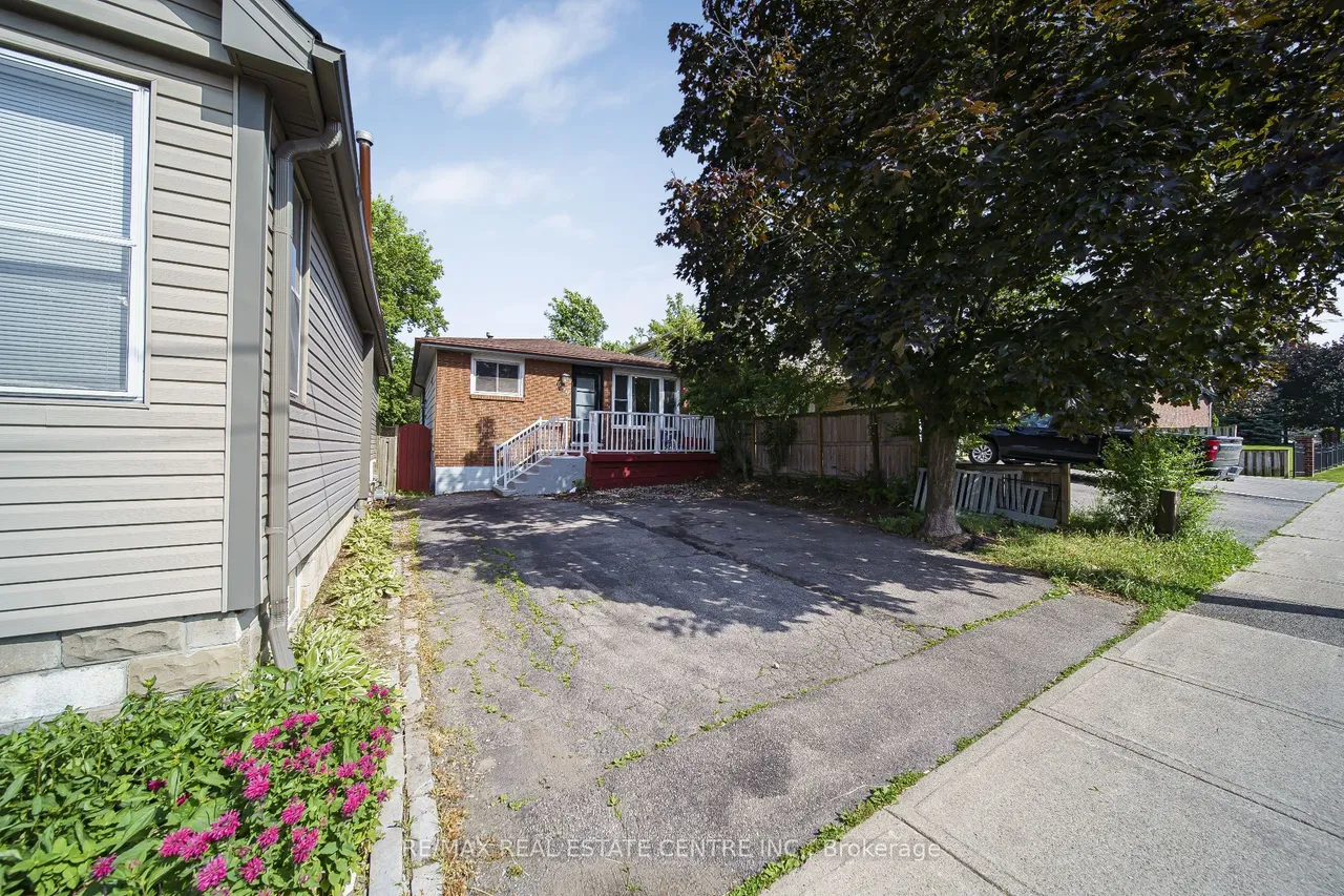 659 Upper Wellington Street E — photo 2