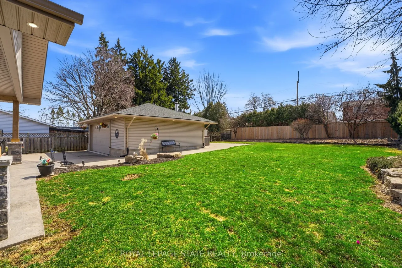 473 Mohawk Road W — photo 27