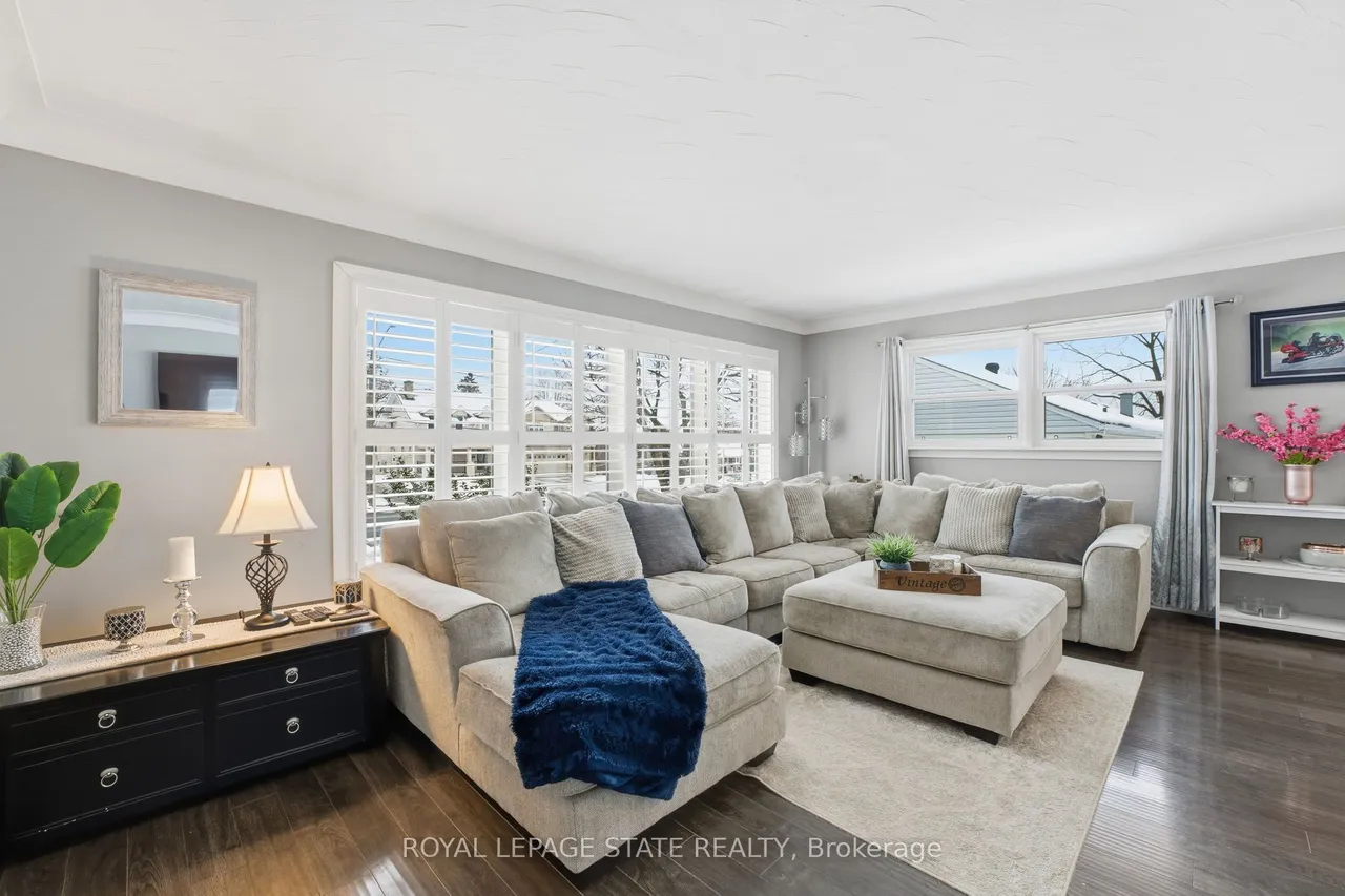 473 Mohawk Road W — photo 3