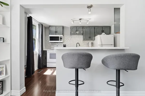 20 William Street S — photo 2