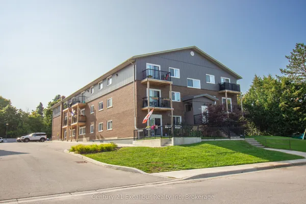 320 Queen St E Street