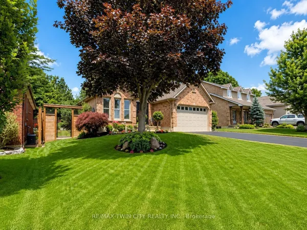 39 Russell Crescent — photo 2
