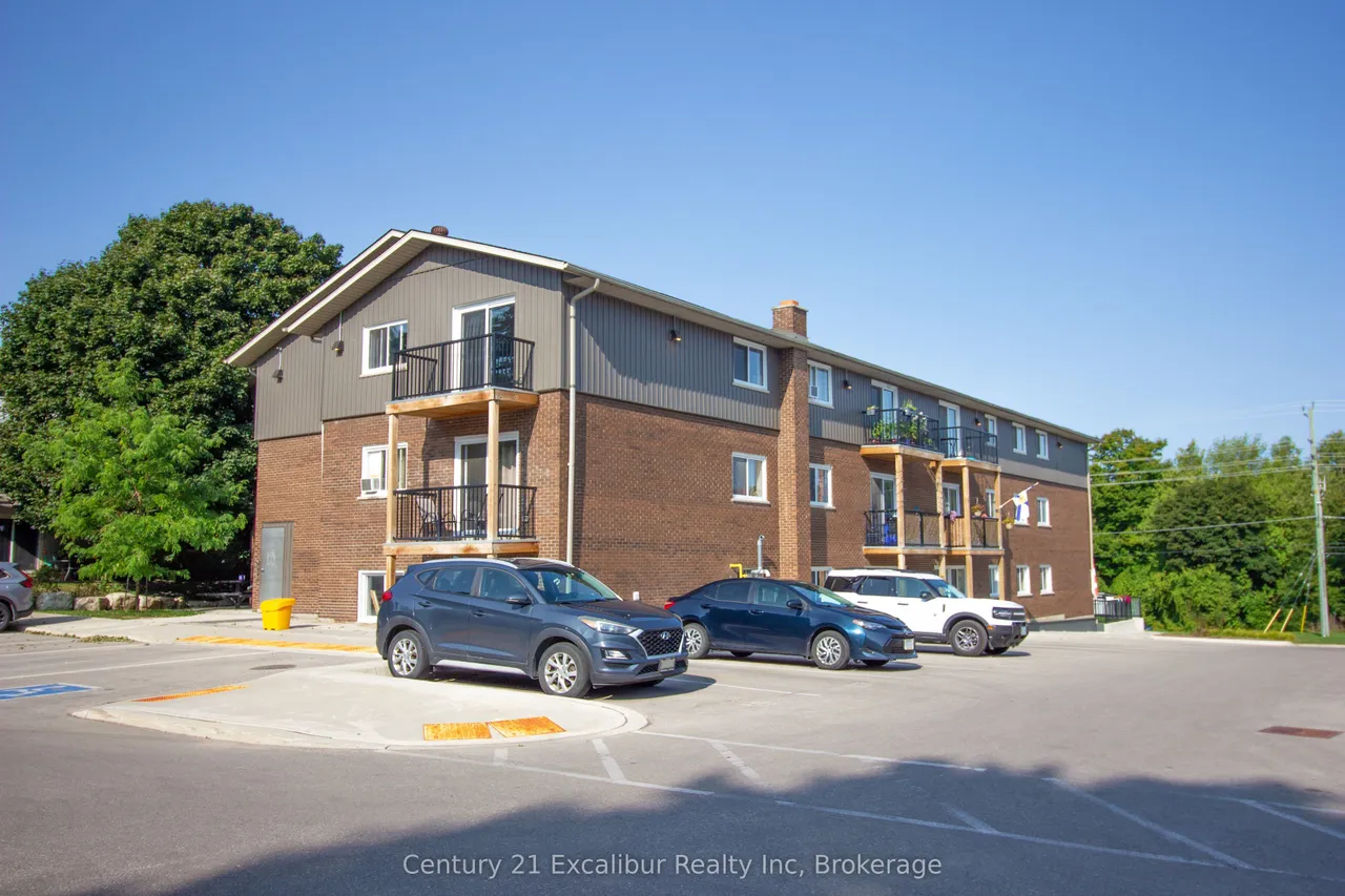 320 Queen Street E — photo 9