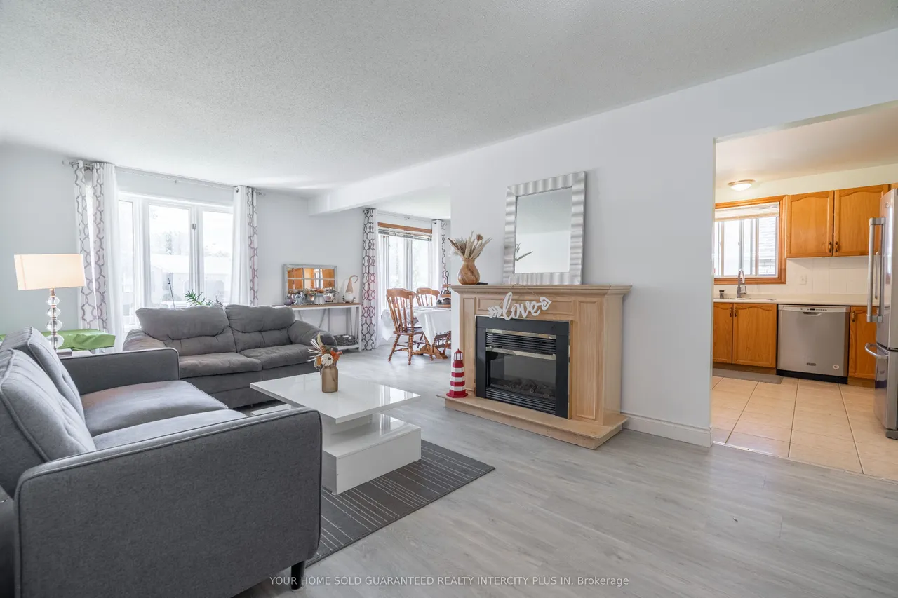 19 Windsor Drive — photo 3