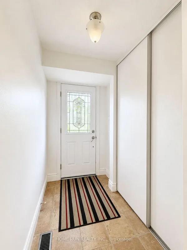 98 Canter Boulevard — photo 2