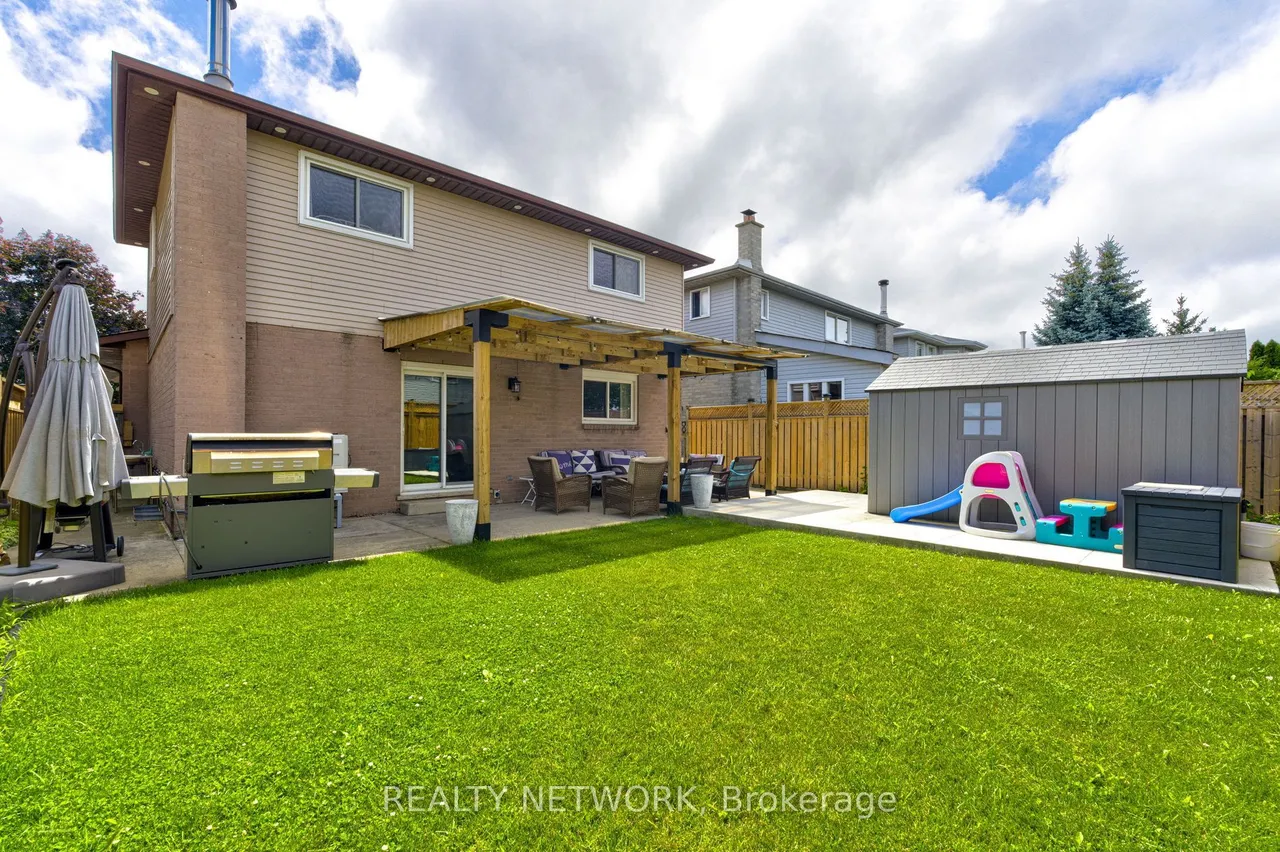 214 Merrilee Crescent — photo 3