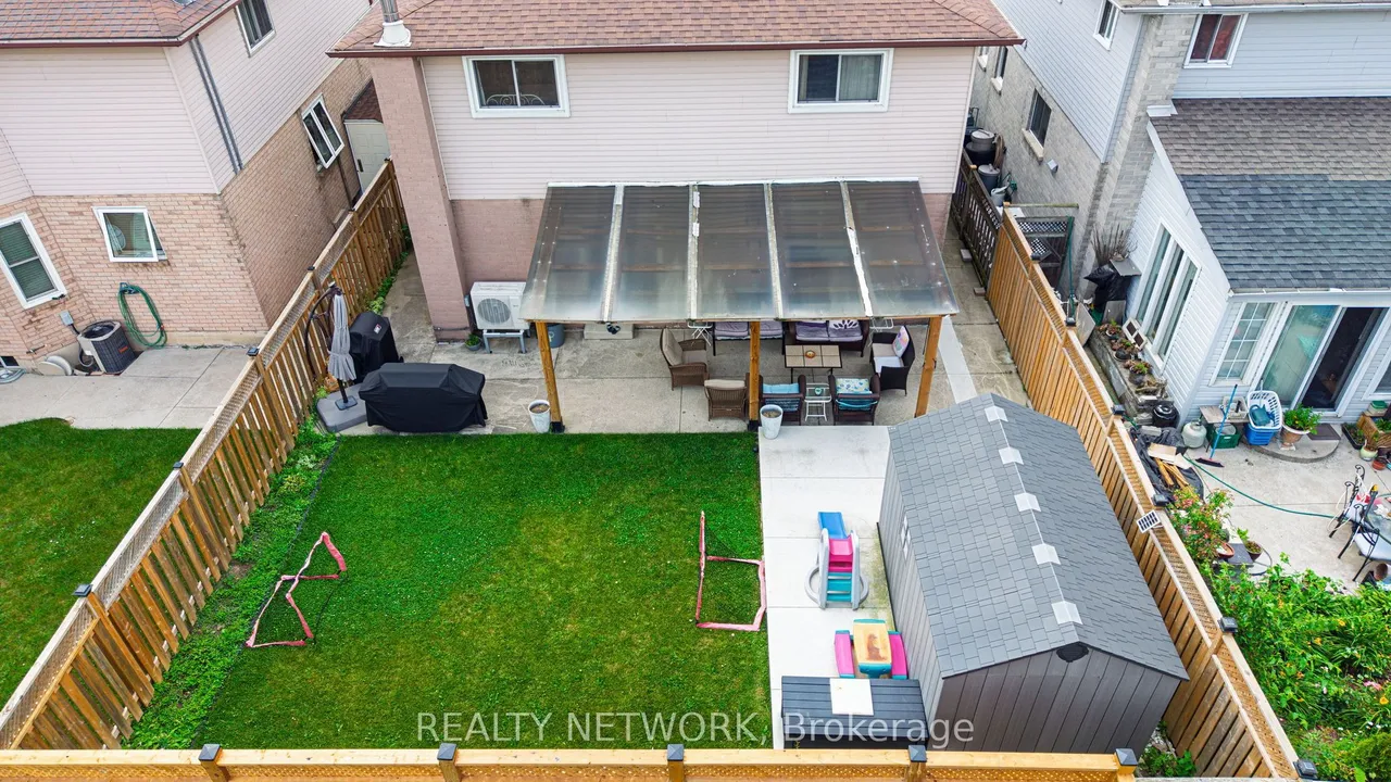 214 Merrilee Crescent — photo 39