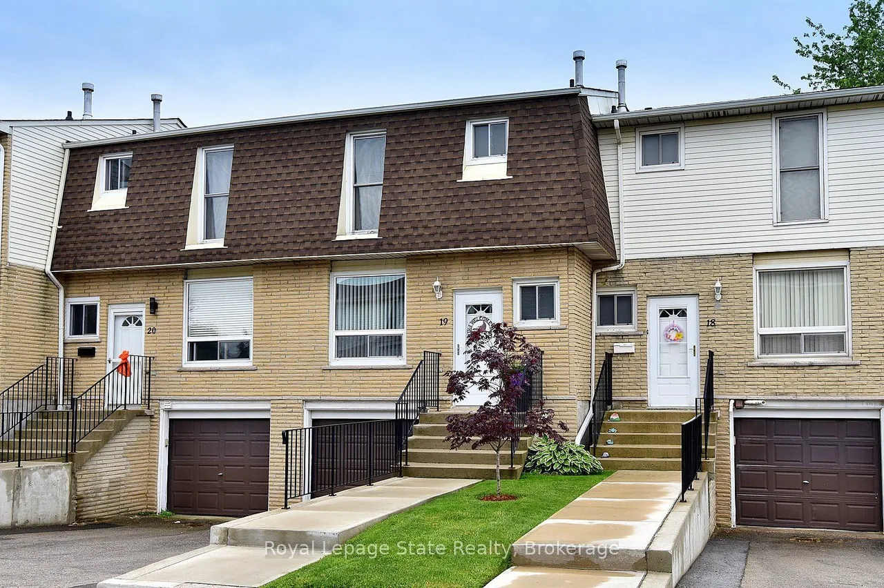 1338 Upper Gage Avenue — photo 2