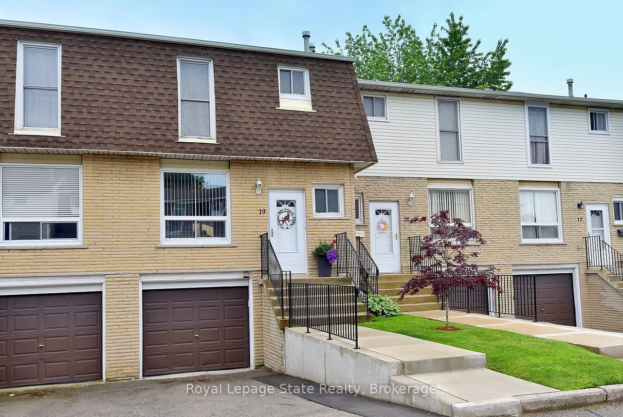 1338 Upper Gage Avenue — photo 3