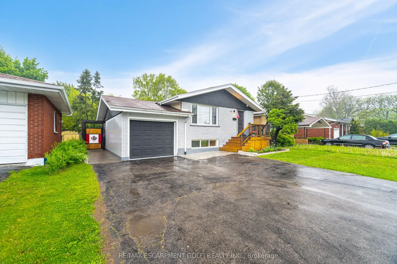 297 Mohawk Road W — photo 2