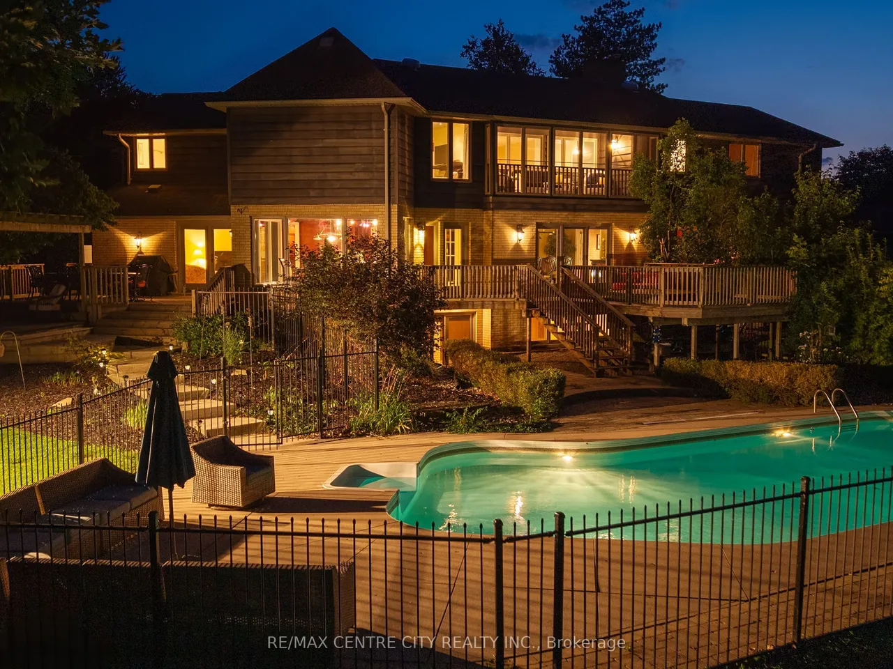 255 MILL POND Crescent — photo 3