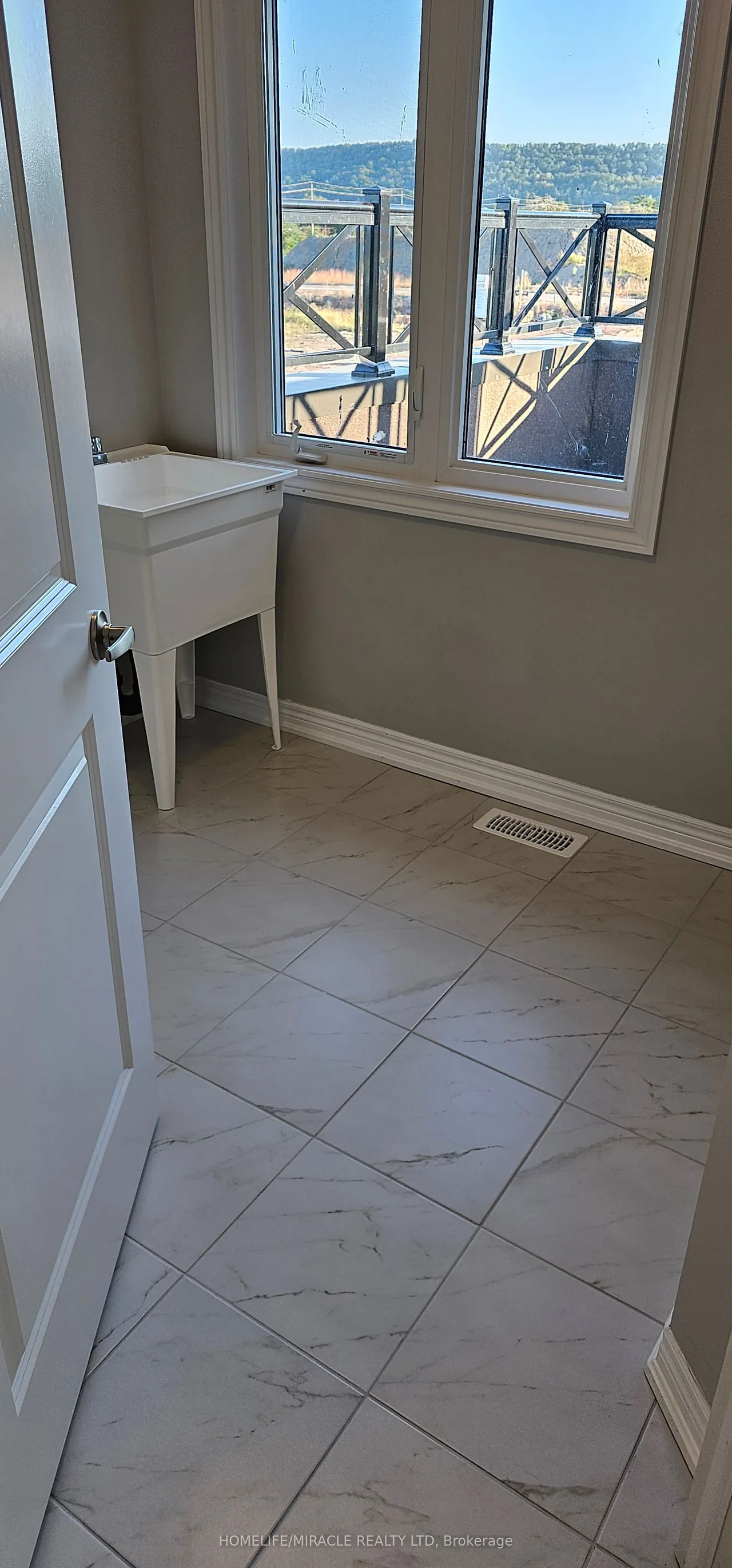 111 Pinot Crescent — photo 12