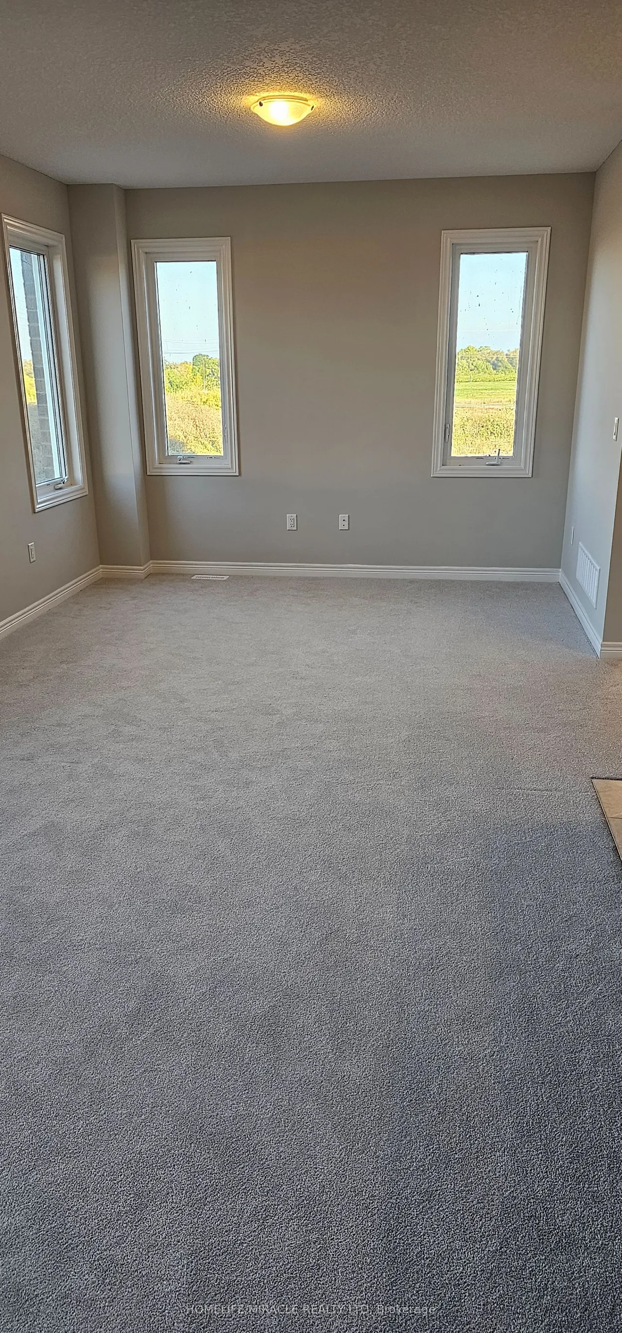 111 Pinot Crescent — photo 11