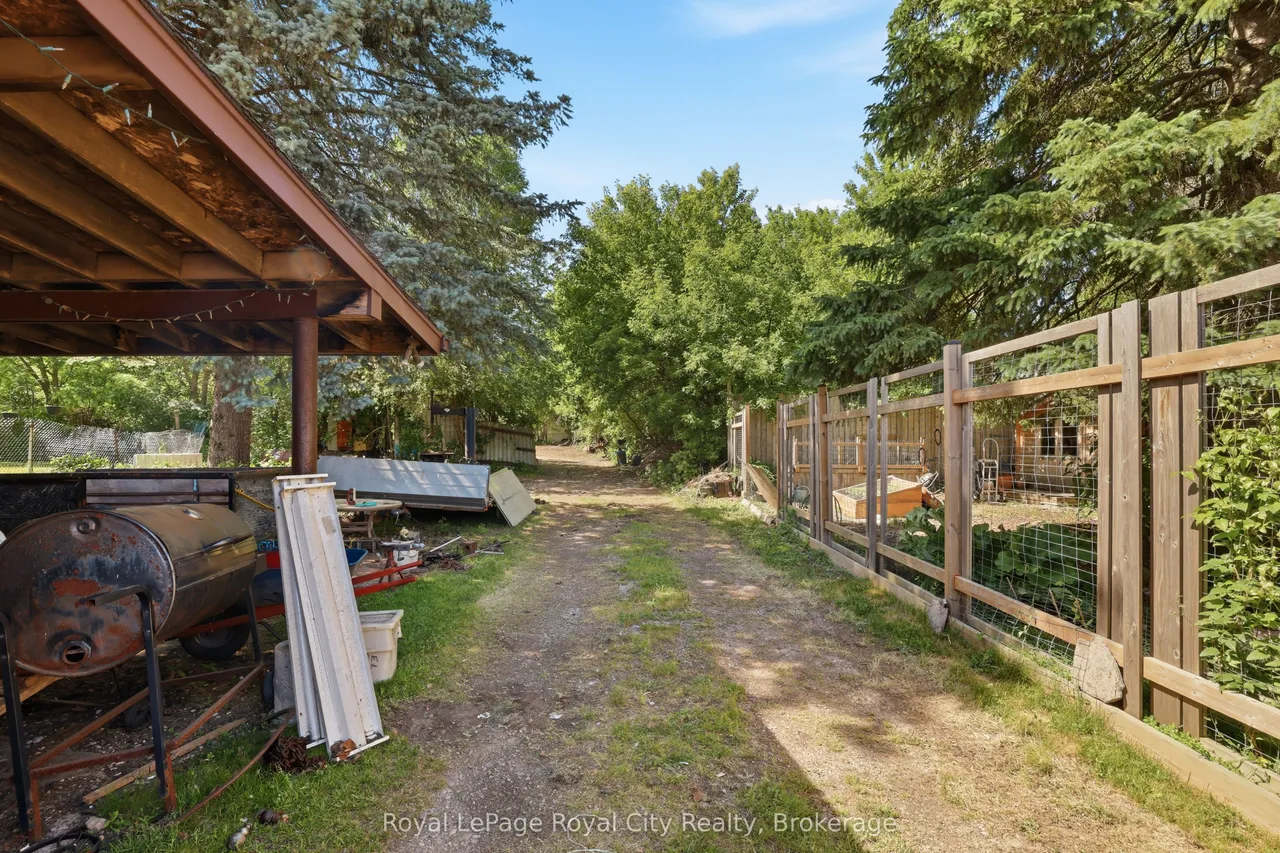 96 Beaumont Crescent — photo 3