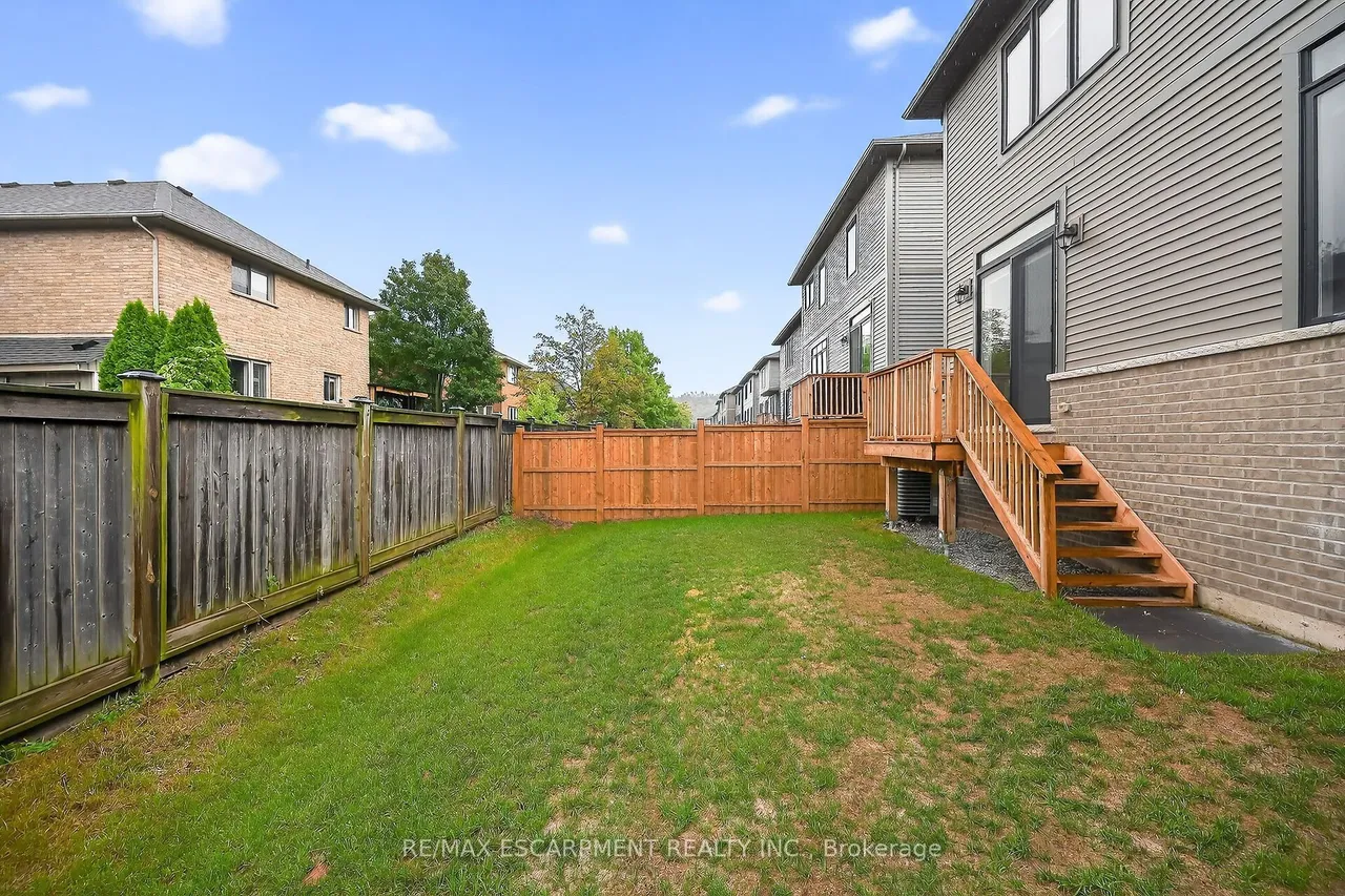 67 Starfire Crescent — photo 47