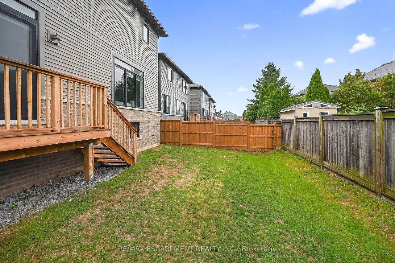 67 Starfire Crescent — photo 48