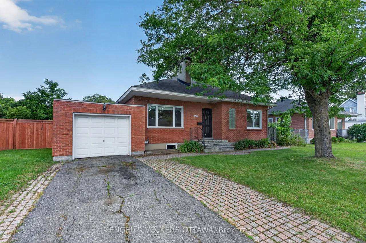 2445 Alta Vista Drive — photo 2