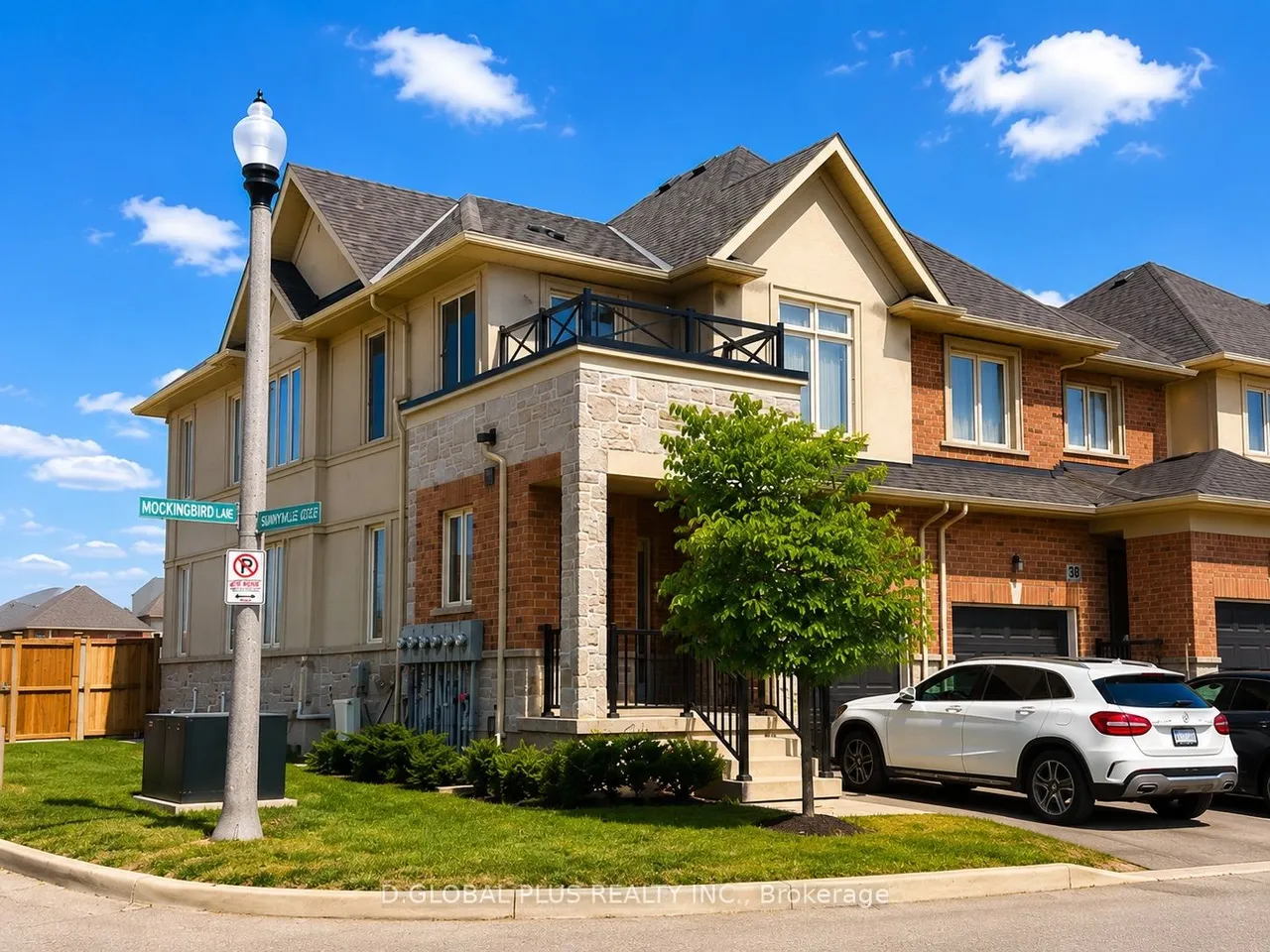 30 Mockingbird Lane — photo 3
